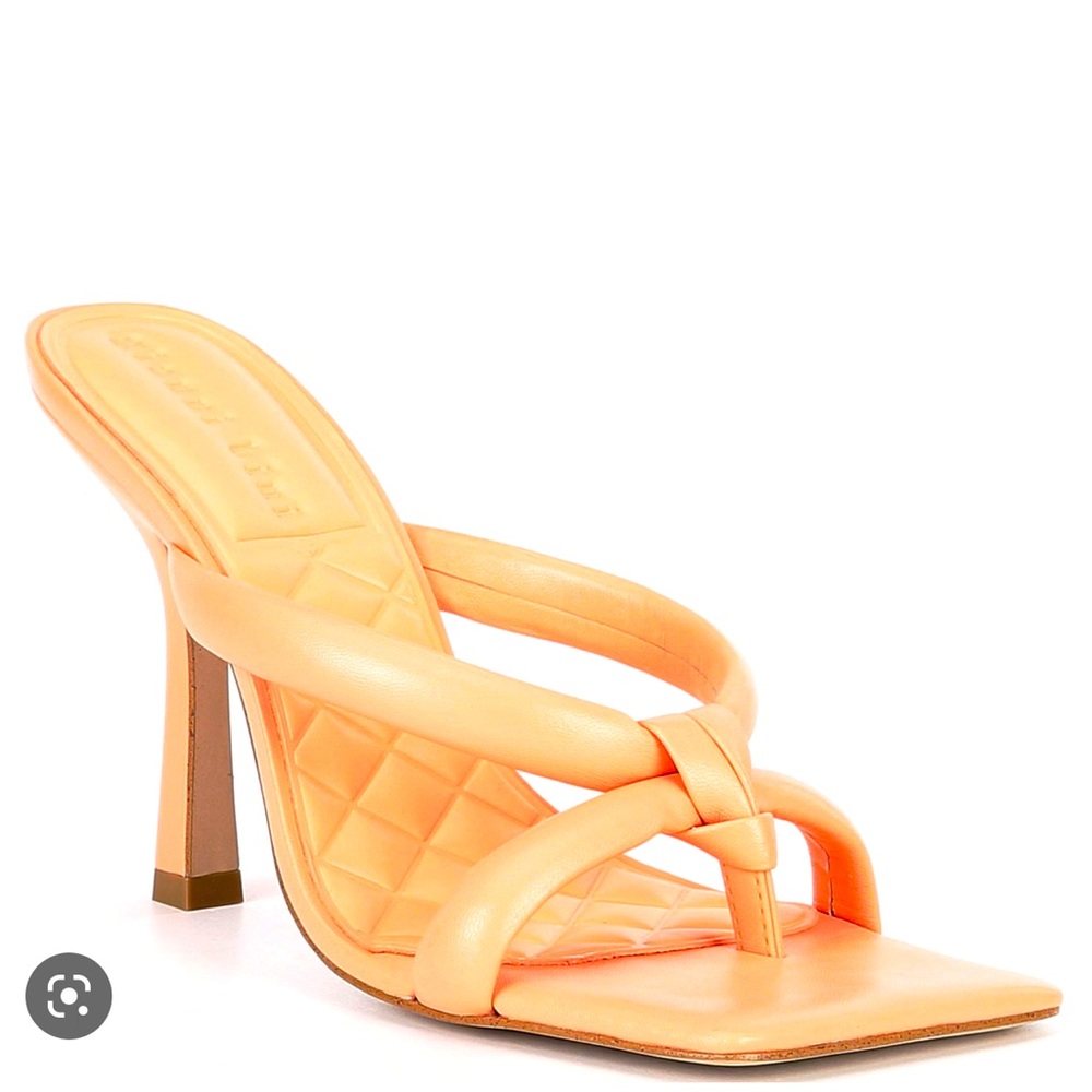 Gianni Bini Bement Leather Tubular Thong Dress Sandals.